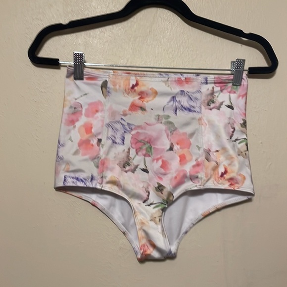 Kortni jeane‎ whimsical floral extended high rise Size Small - Picture 1 of 7